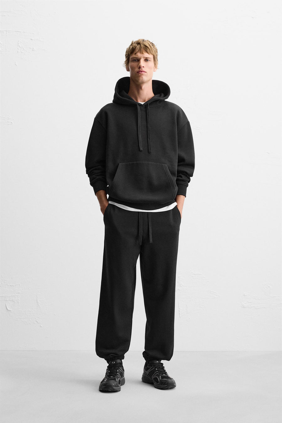 Black Basic Track Pant – Everyday Streetwear