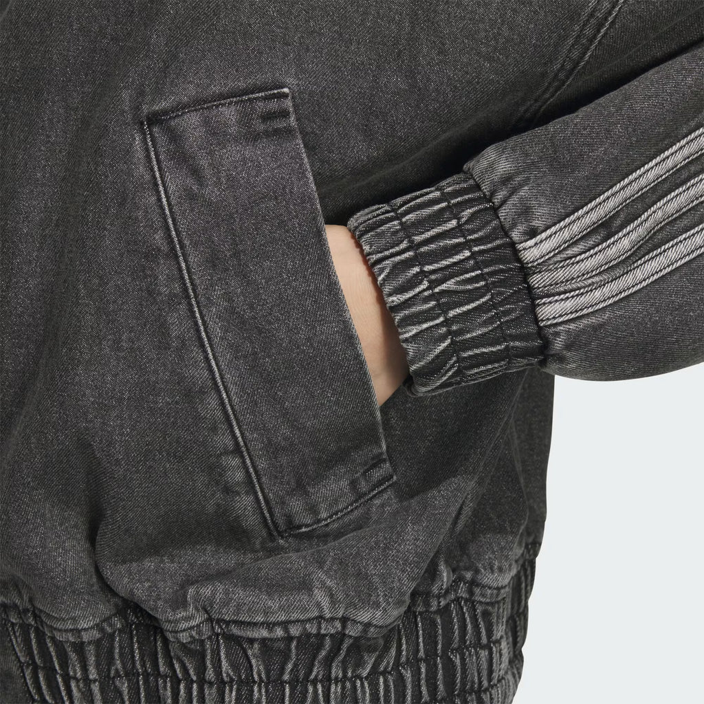 Premium 13oz enzyme washed dark grey denim fabric detail of the viral jacket