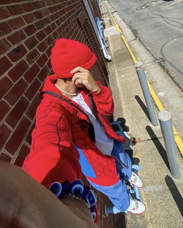Full Face Zip Detail on the Streetbred Red Spider Man Hoodie